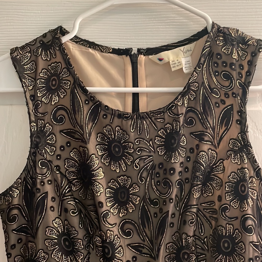Flower Yumi Dress - Picture 2 of 5